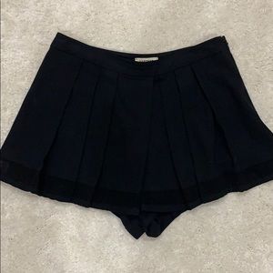 L’Agence black shorts